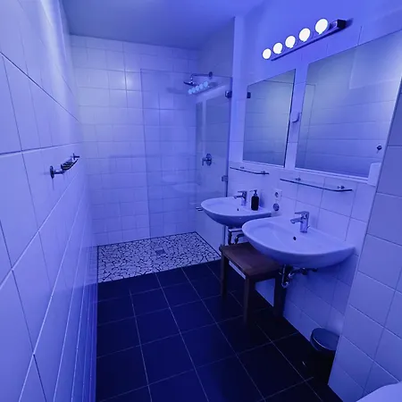 Premium In/out - Steinadler אוברטאורן